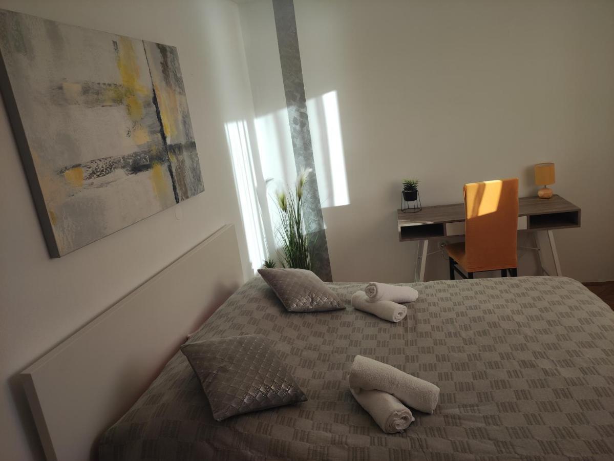 Apartman Lamia S Pogledom Na More Rijeka Exterior foto