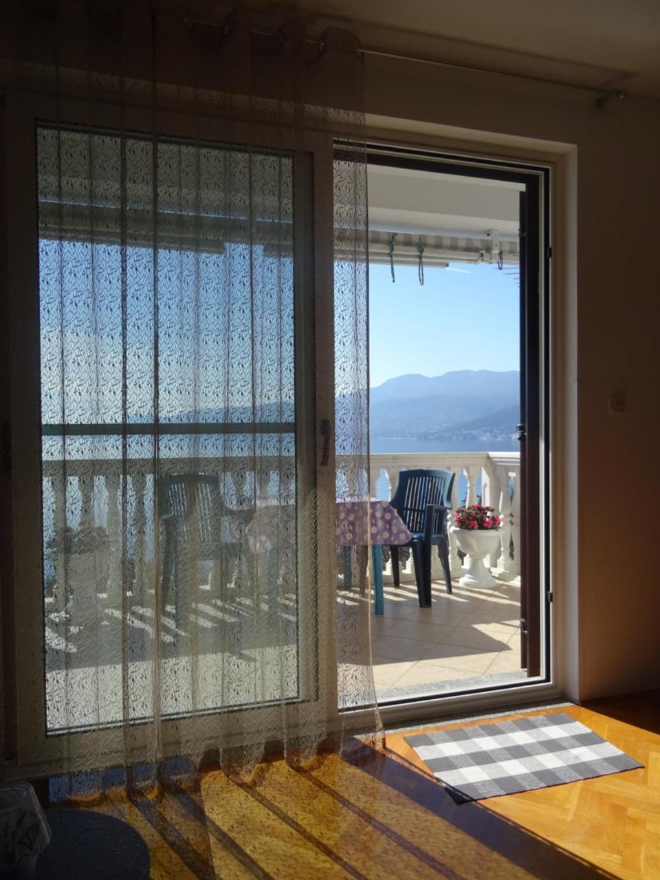 Apartman Lamia S Pogledom Na More Rijeka Exterior foto
