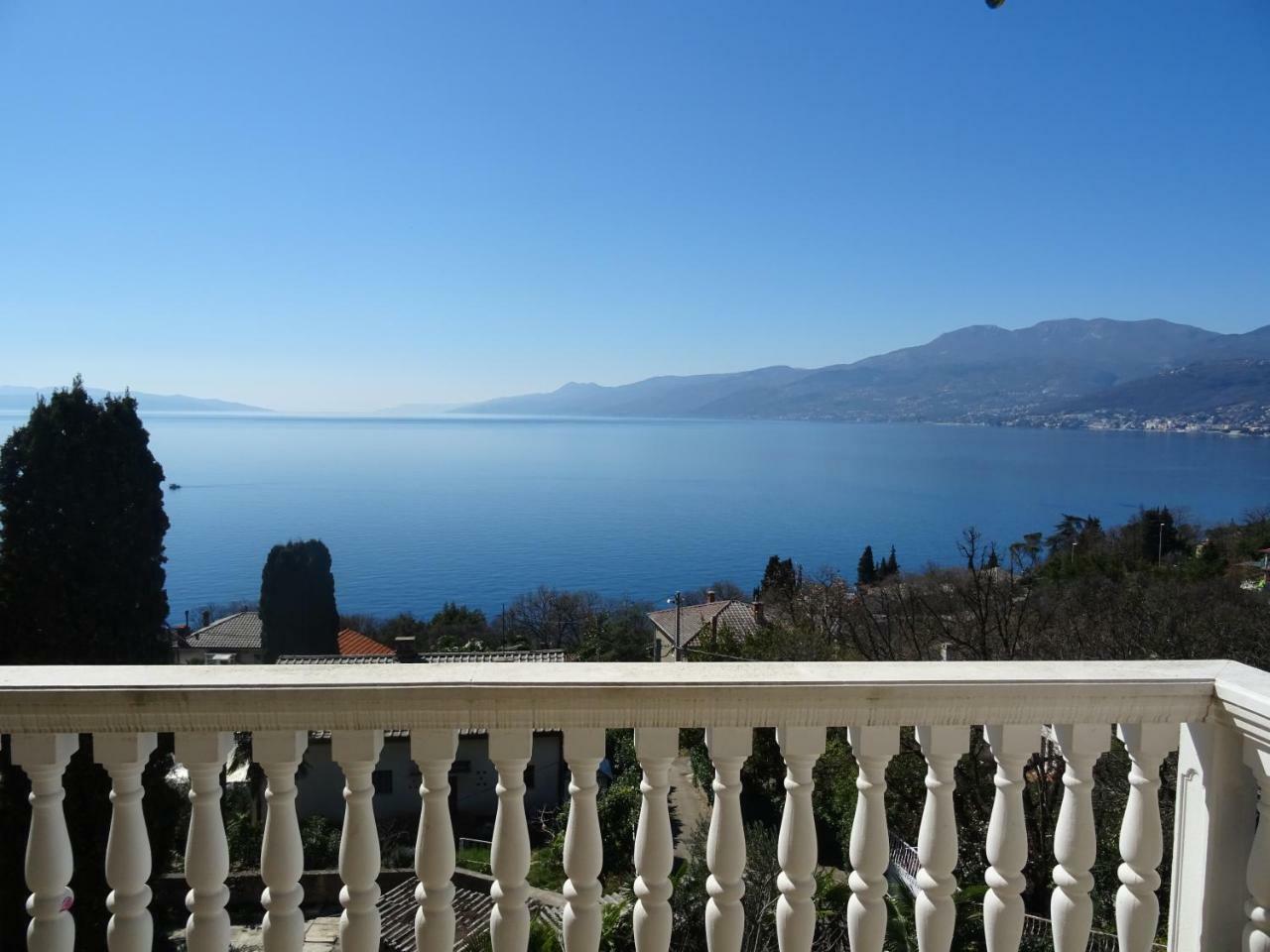 Apartman Lamia S Pogledom Na More Rijeka Exterior foto